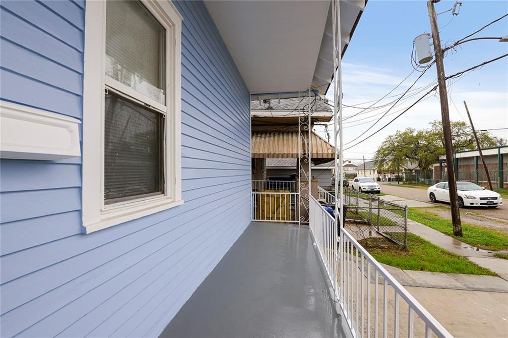 821 DE ARMAS Street