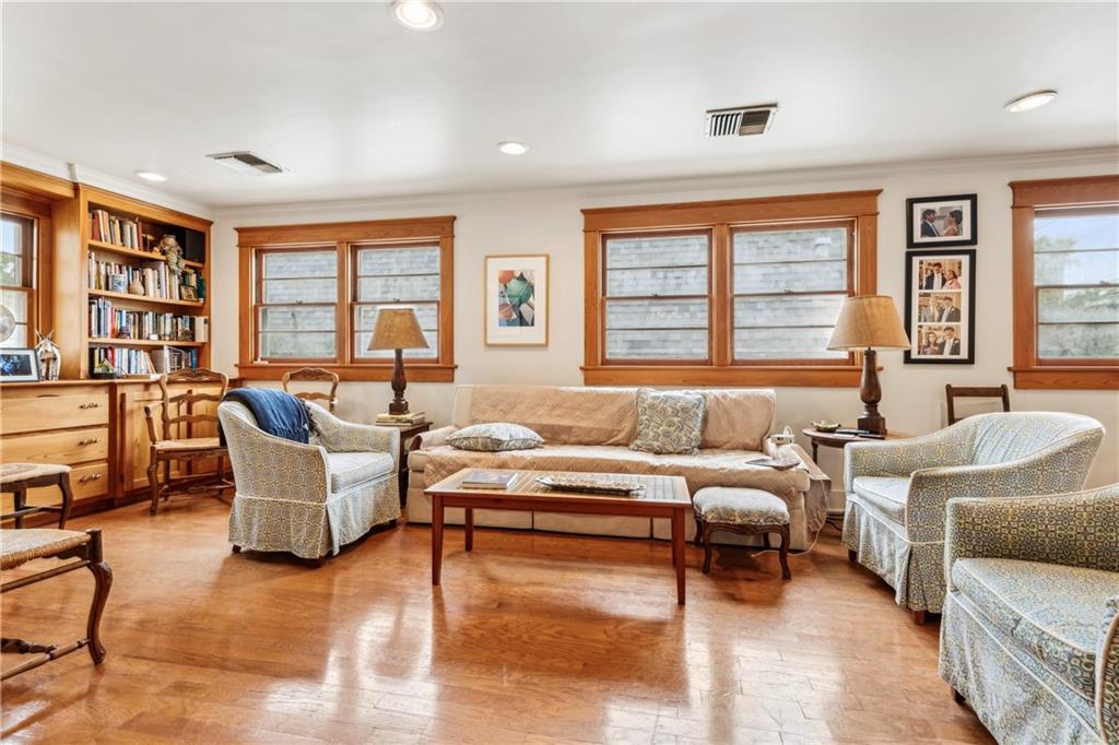 285 AUDUBON Boulevard