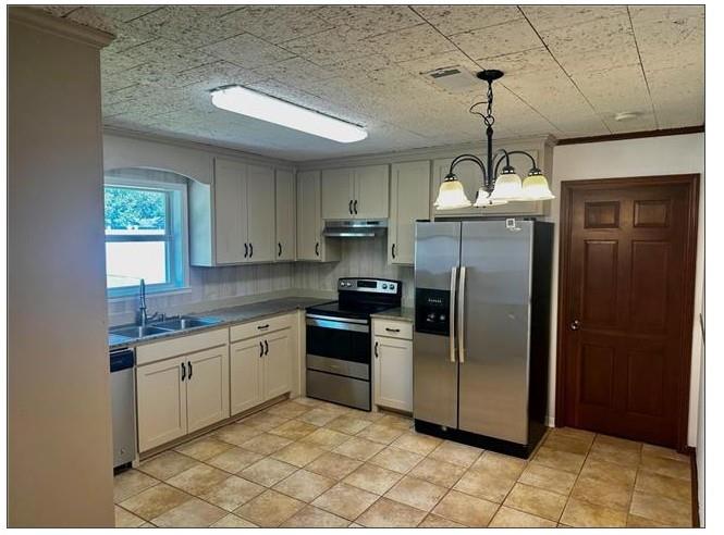 2104 CHERIE Drive