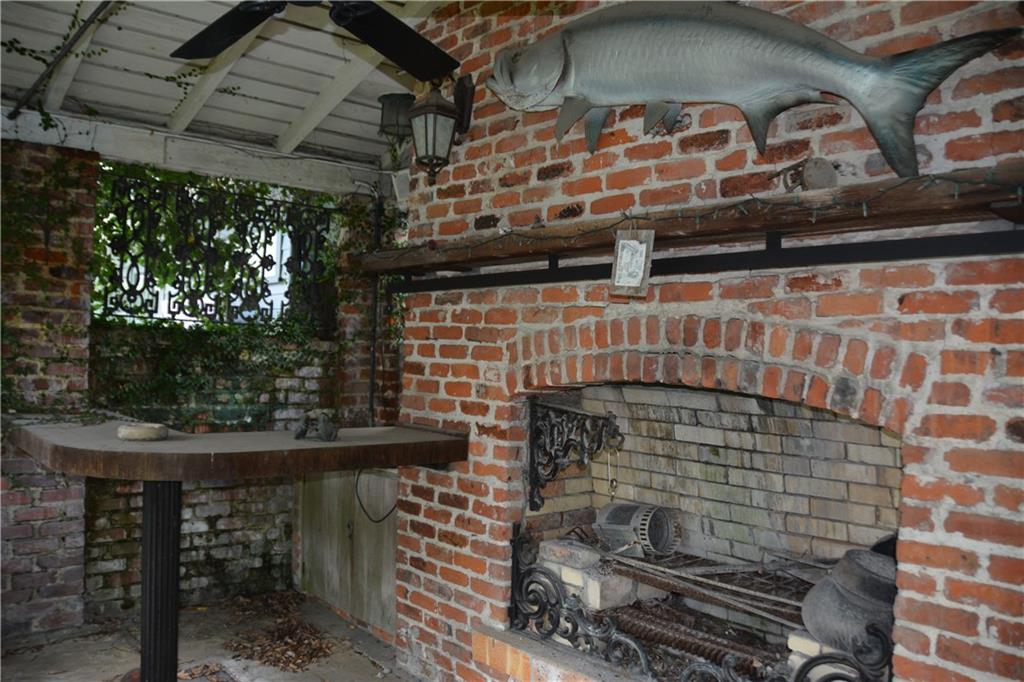 New Orleans, Louisiana 70115, United States, 4 Bedrooms Bedrooms, ,6 BathroomsBathrooms,Residential,Active,143840