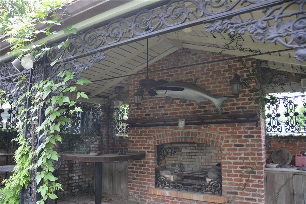 New Orleans, Louisiana 70115, United States, 4 Bedrooms Bedrooms, ,6 BathroomsBathrooms,Residential,Active,143840