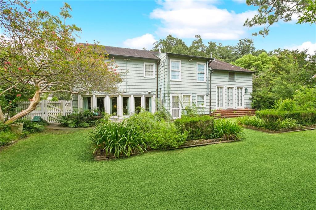 300 VINCENT Avenue