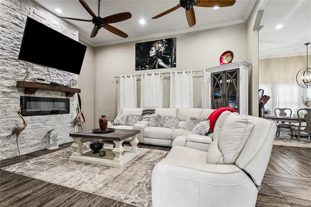 19291 S ST CHARLES Avenue