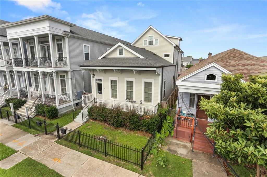 New Orleans, Louisiana 70115, United States, 3 Bedrooms Bedrooms, ,3 BathroomsBathrooms,Residential,Active,56386