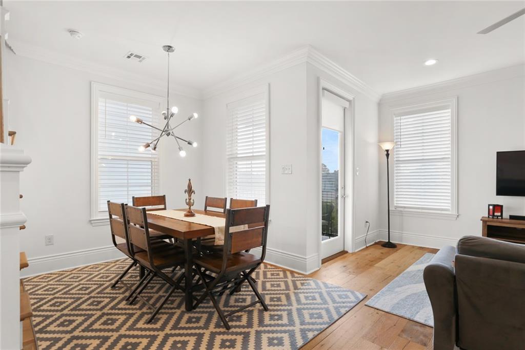 New Orleans, Louisiana 70115, United States, 3 Bedrooms Bedrooms, ,3 BathroomsBathrooms,Residential,Active,56386