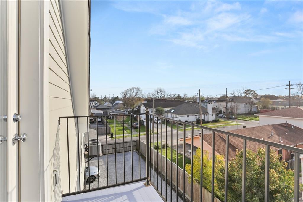 New Orleans, Louisiana 70115, United States, 3 Bedrooms Bedrooms, ,3 BathroomsBathrooms,Residential,Active,56386
