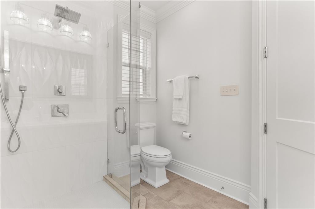 New Orleans, Louisiana 70115, United States, 3 Bedrooms Bedrooms, ,3 BathroomsBathrooms,Residential,Active,56386