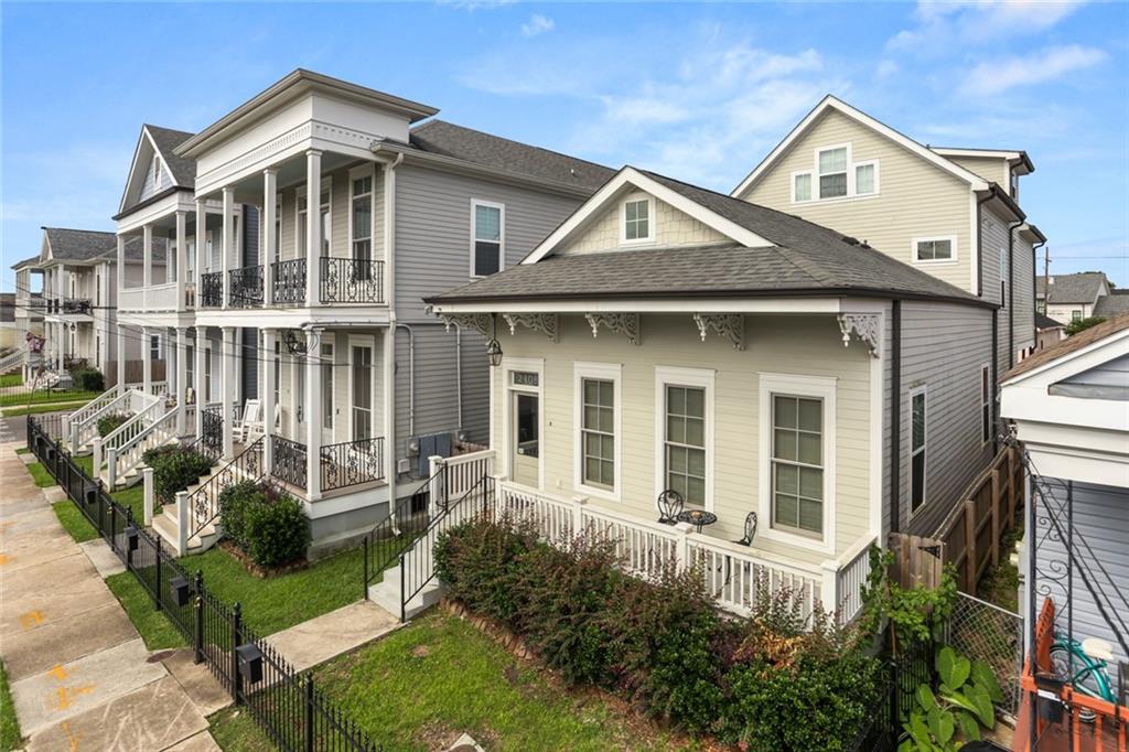 New Orleans, Louisiana 70115, United States, 3 Bedrooms Bedrooms, ,3 BathroomsBathrooms,Residential,Active,56386