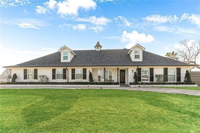 527 LEGENDRE Drive