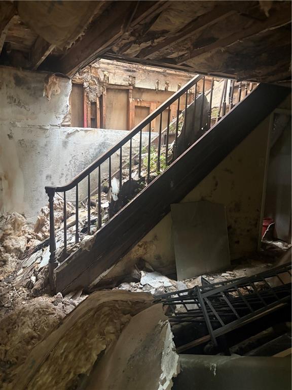 137 ROSELYN PARK Place