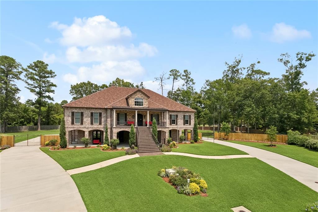 408 W CHASE Court