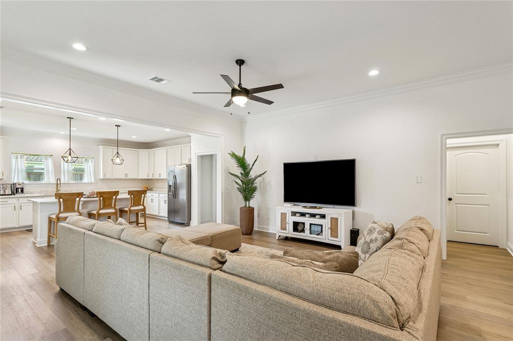1436 ZACHERY Court