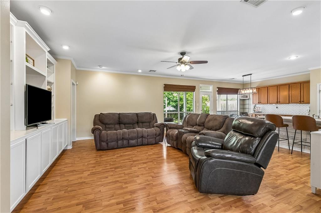 2600 ELIZABETH Street