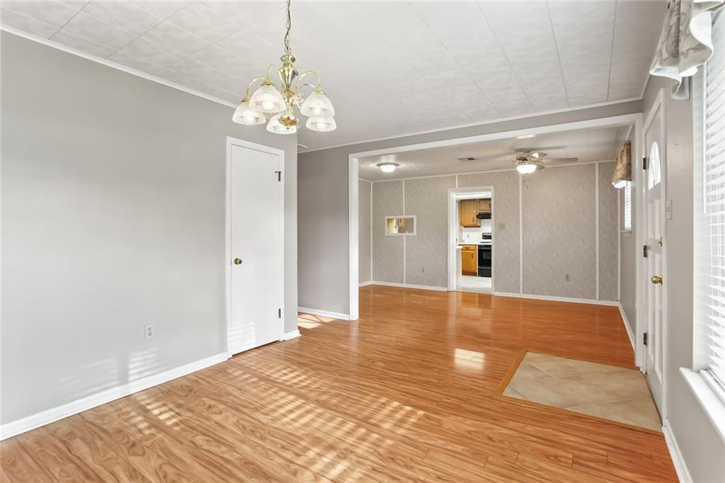406 MOSS Lane