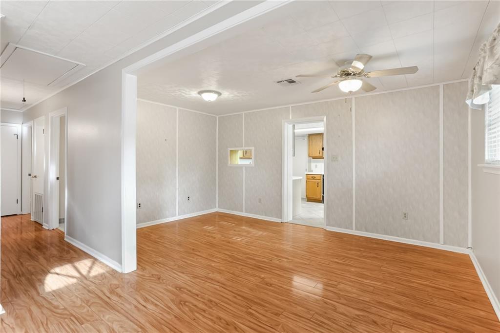 406 MOSS Lane