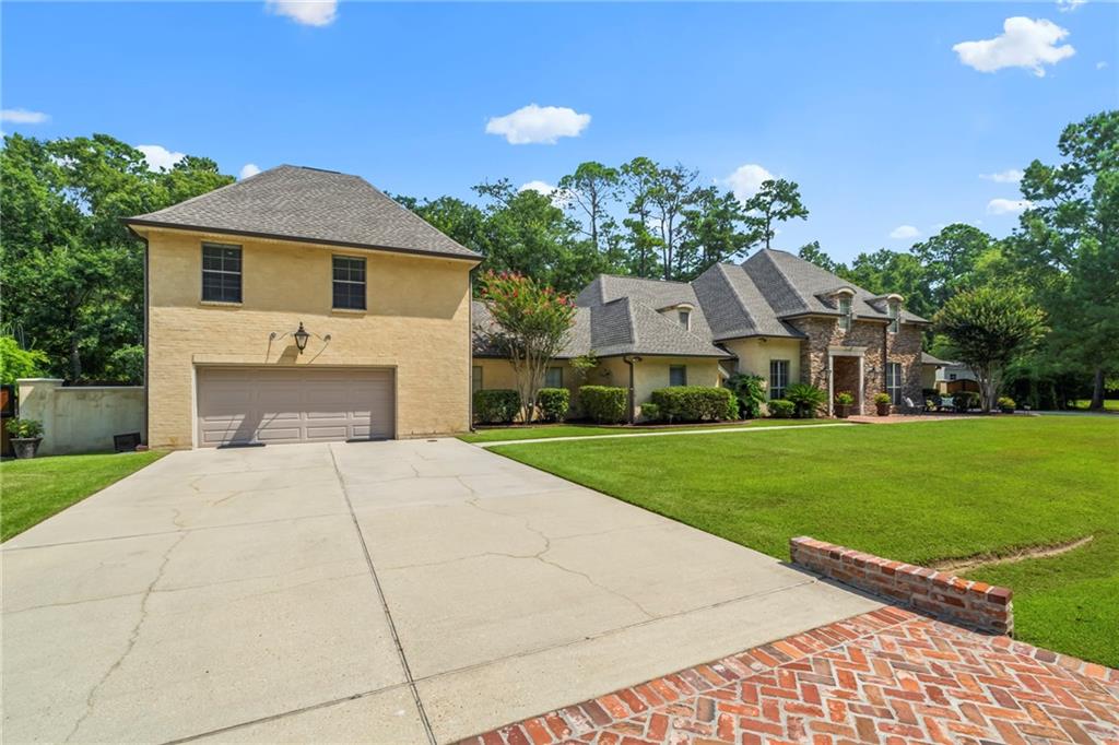 107 DUNLEITH Lane