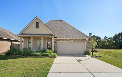 Photo of 70421 CHAMBLY Court, Madisonville, LA 70447 (MLS # 2553542)