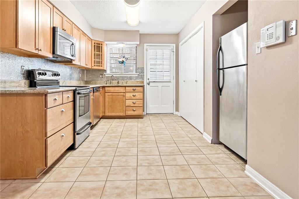 2824 STEAMSHIP Circle K