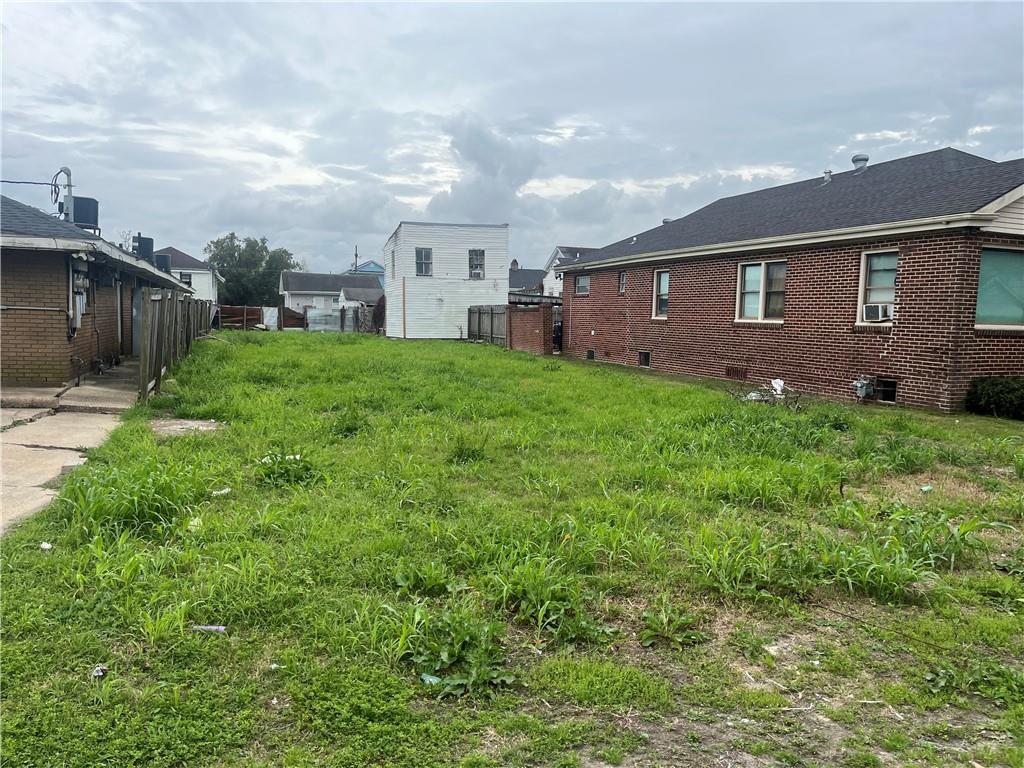 2816 N DORGENOIS Street