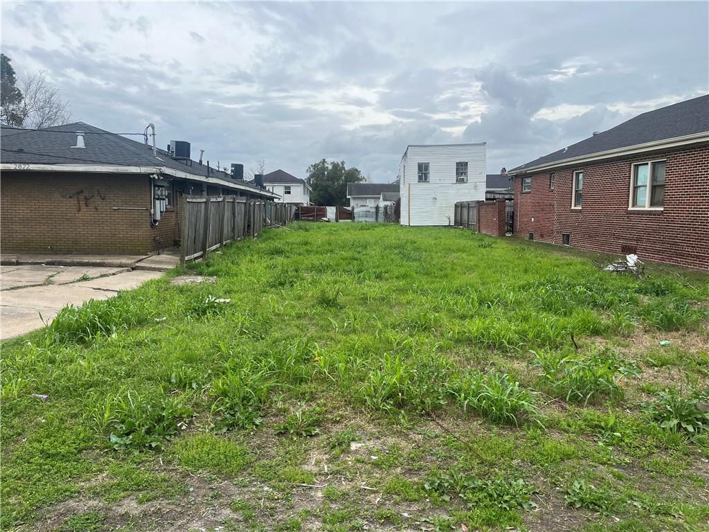 2816 N DORGENOIS Street