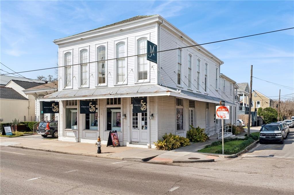 3801 MAGAZINE Street