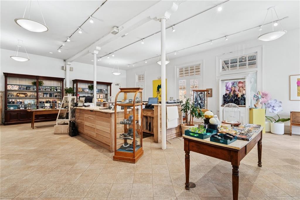 3801 MAGAZINE Street