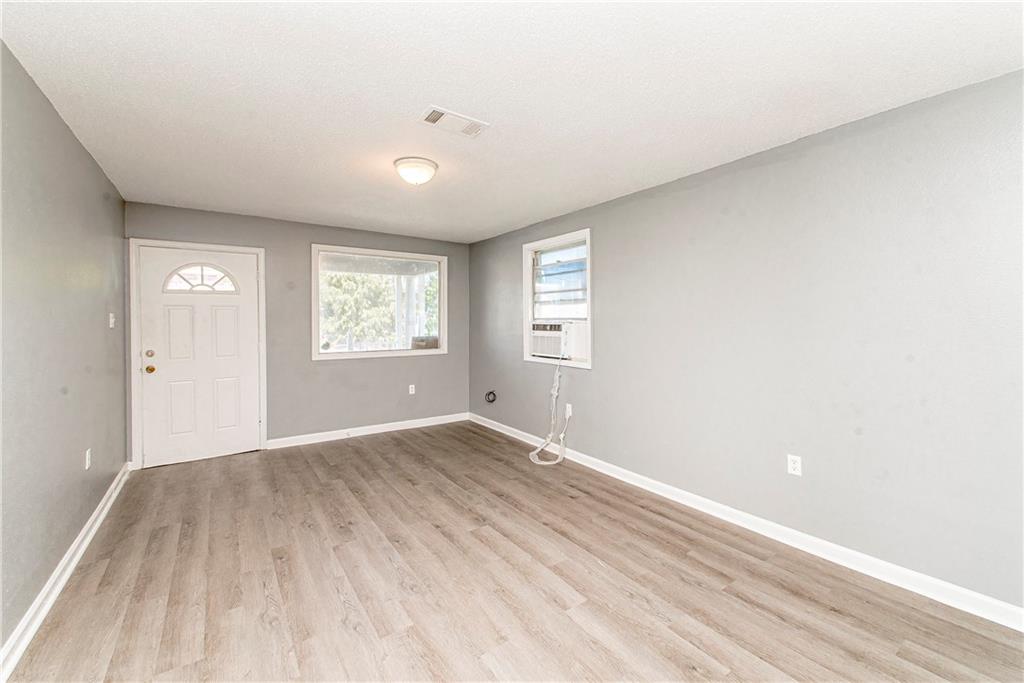 516 S HENNESSEY Street