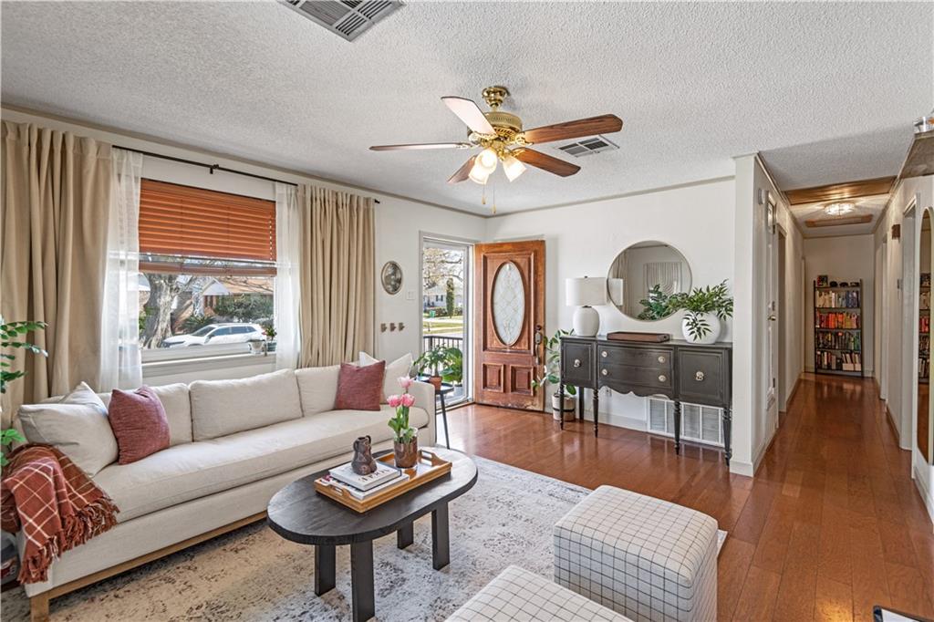 2324 MISSISSIPPI Avenue