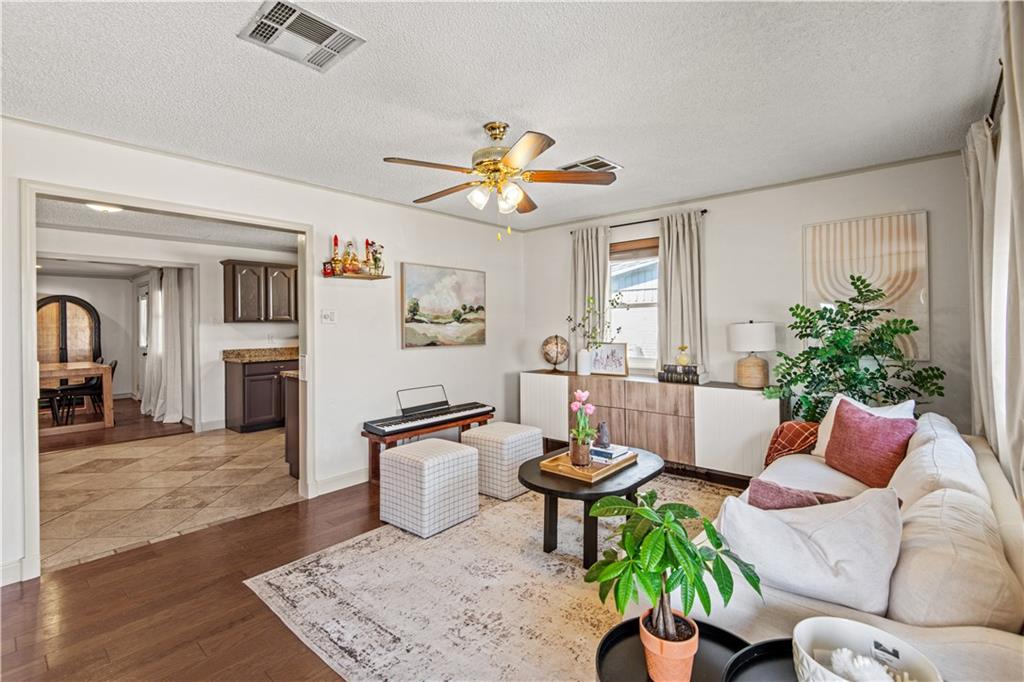 2324 MISSISSIPPI Avenue