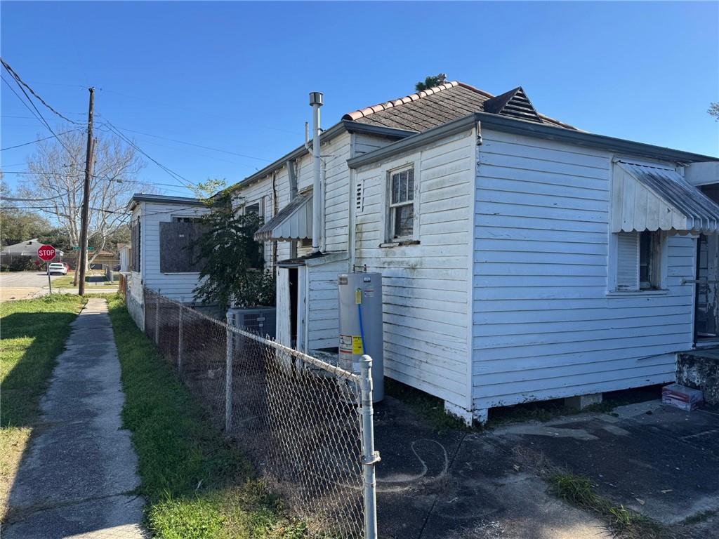 1212 CLAIBORNE Drive