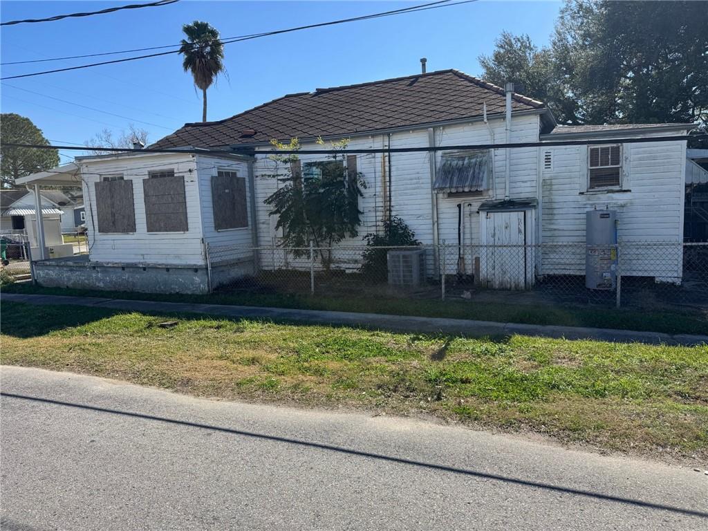 1212 CLAIBORNE Drive