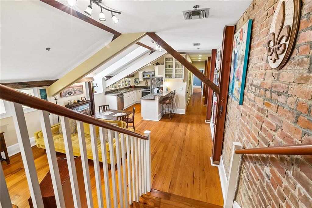 920 ST. LOUIS Street 9