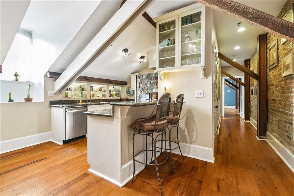 920 ST. LOUIS Street 9