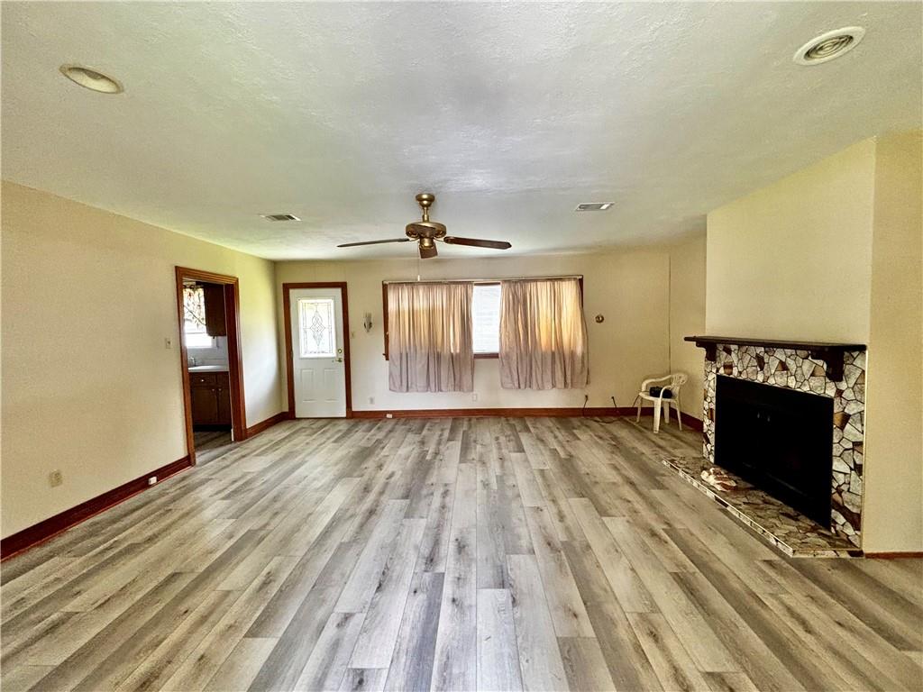 Harahan, Louisiana 70123, United States, 2 Bedrooms Bedrooms, ,1 BathroomBathrooms,Residential,Pending,66549