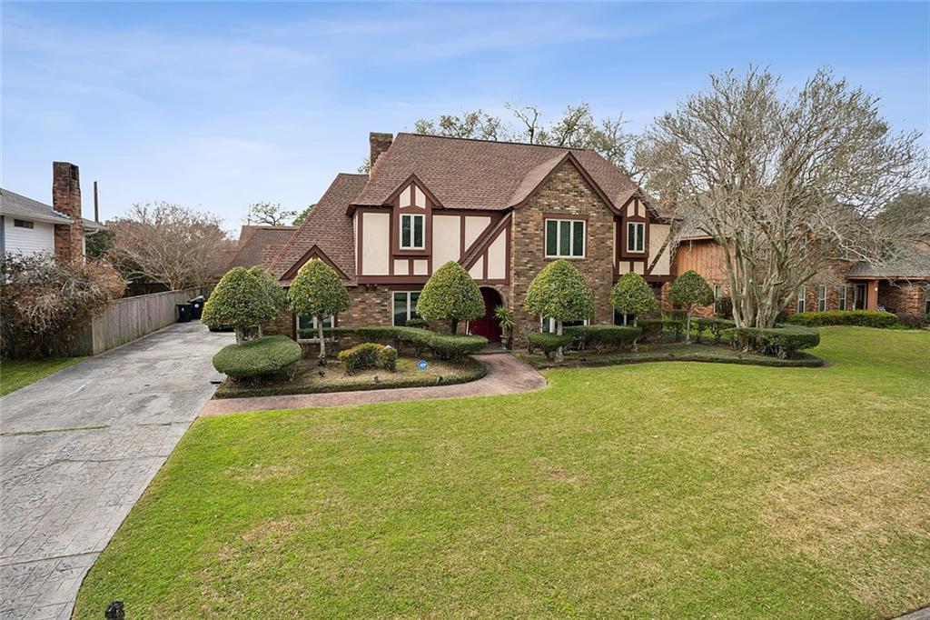 5 FIVE OAKS Drive