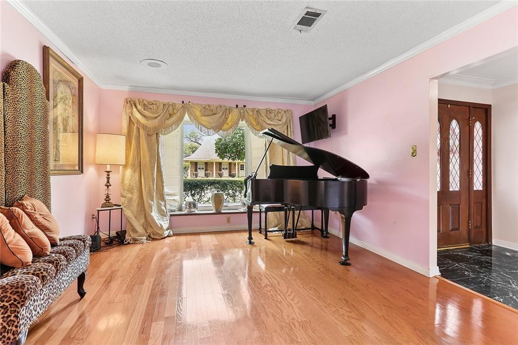 5 FIVE OAKS Drive