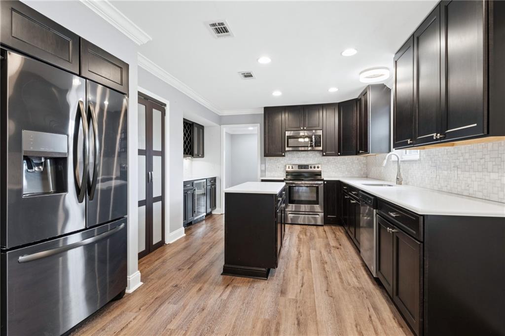 6571 BELLAIRE Drive