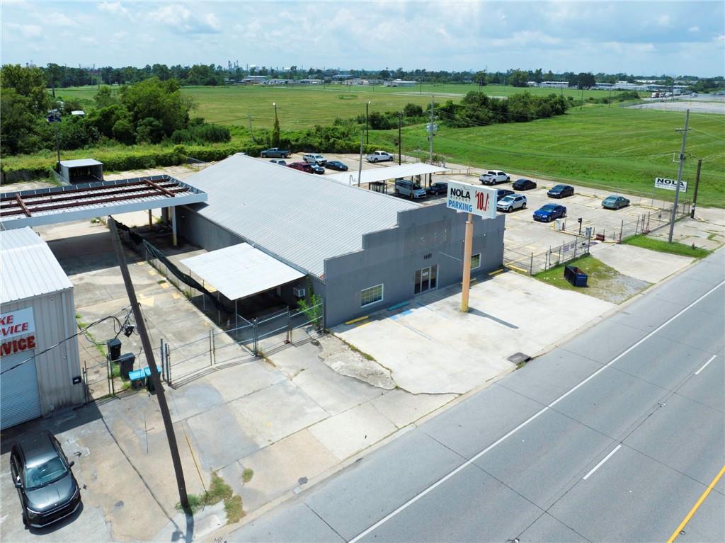 1601 AIRLINE Drive