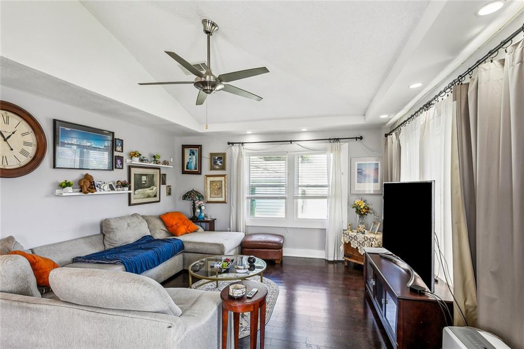 6400 PAINTERS Street