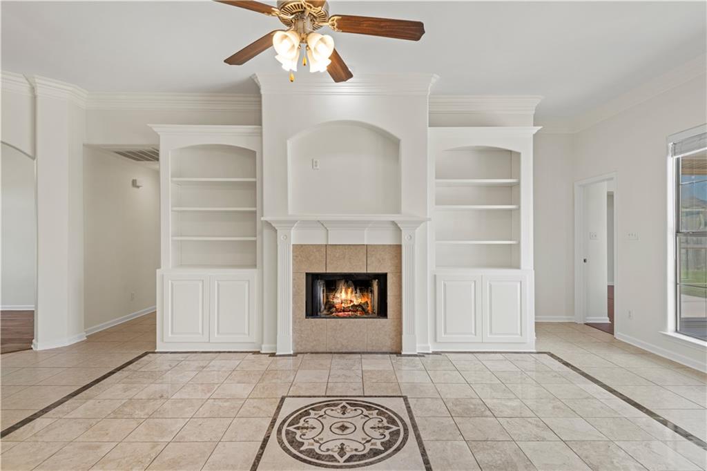 207 LAUREL OAK Drive