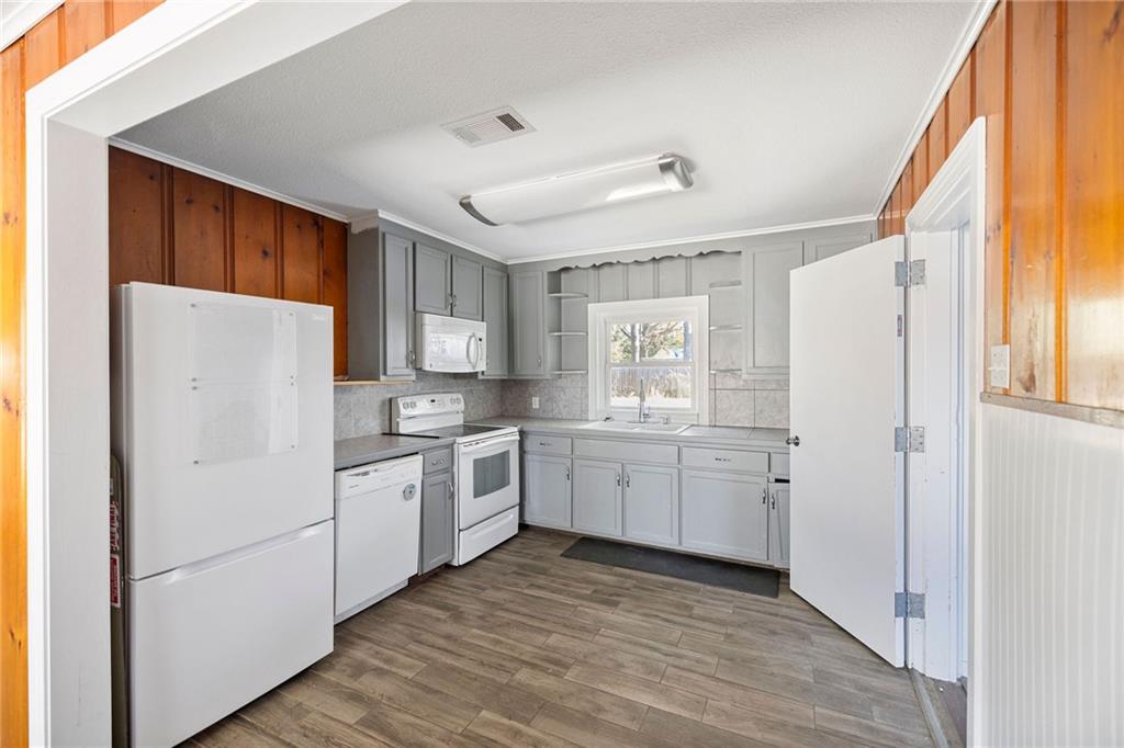 112 N SCANLAN Street