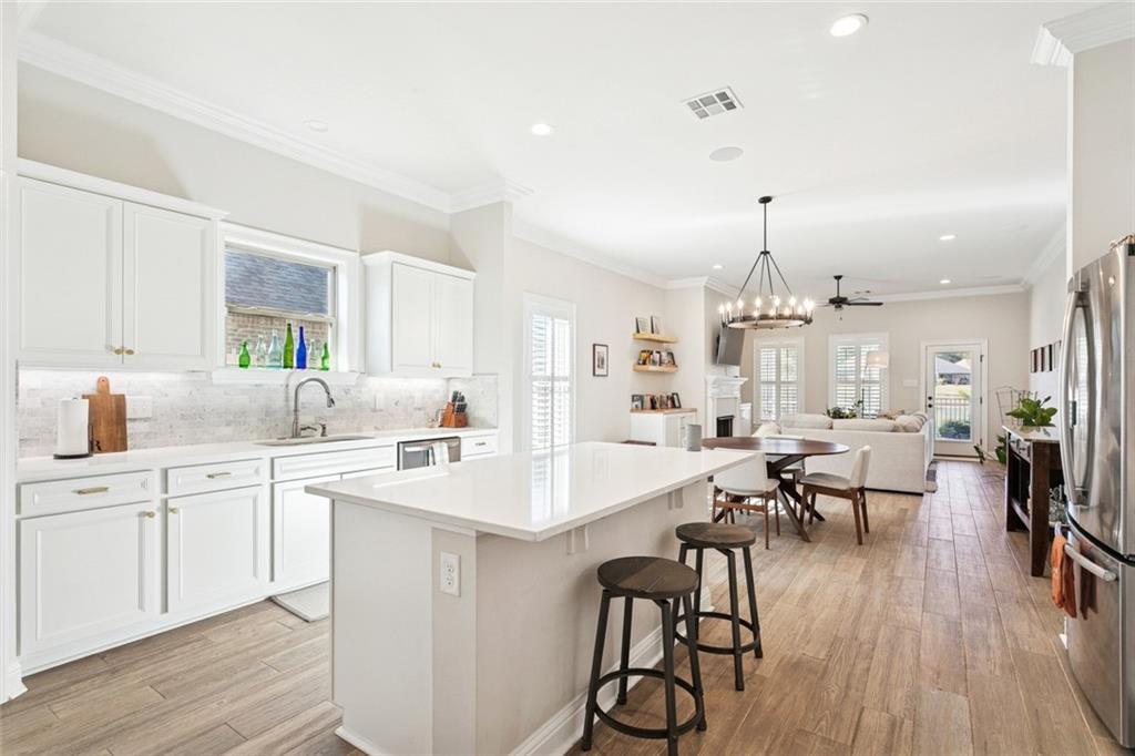 592 TERRACE LAKE Drive