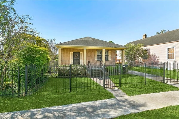 5718 BURGUNDY ST, NEW ORLEANS, LA 70117 - Image 1b3d41ed9782fd1fb30a073cd7a9dc7d/4004865794