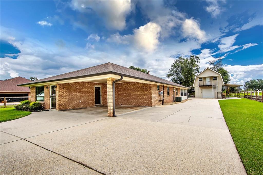 1353 DOCTOR BEATROUS Road