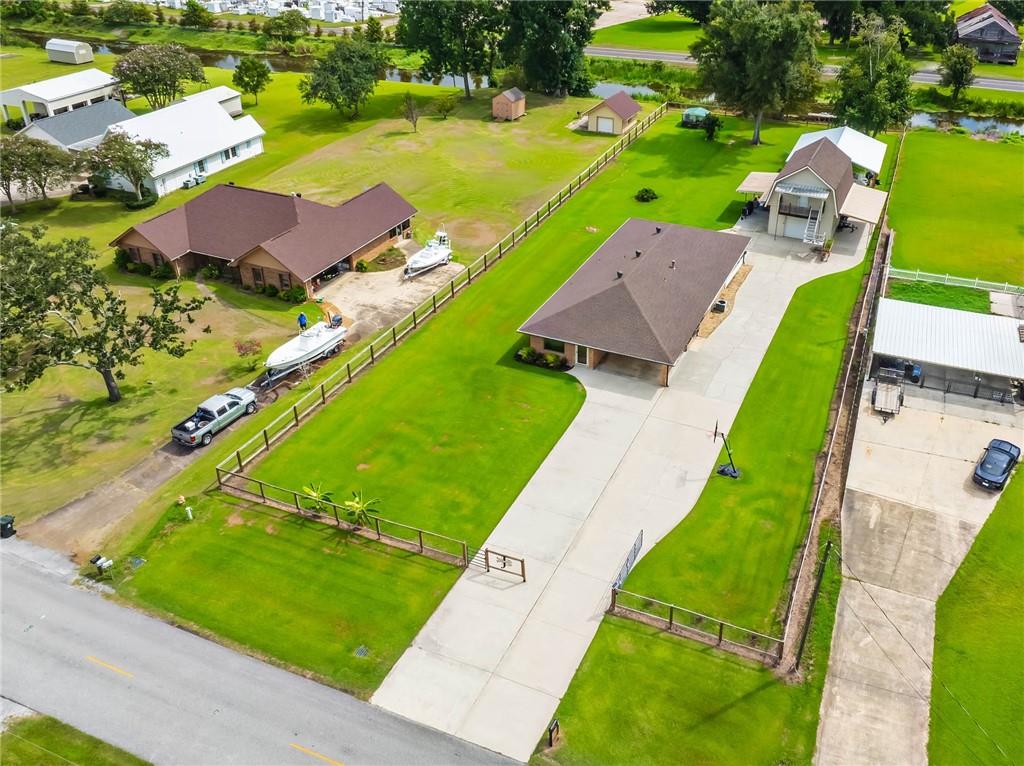1353 DOCTOR BEATROUS Road