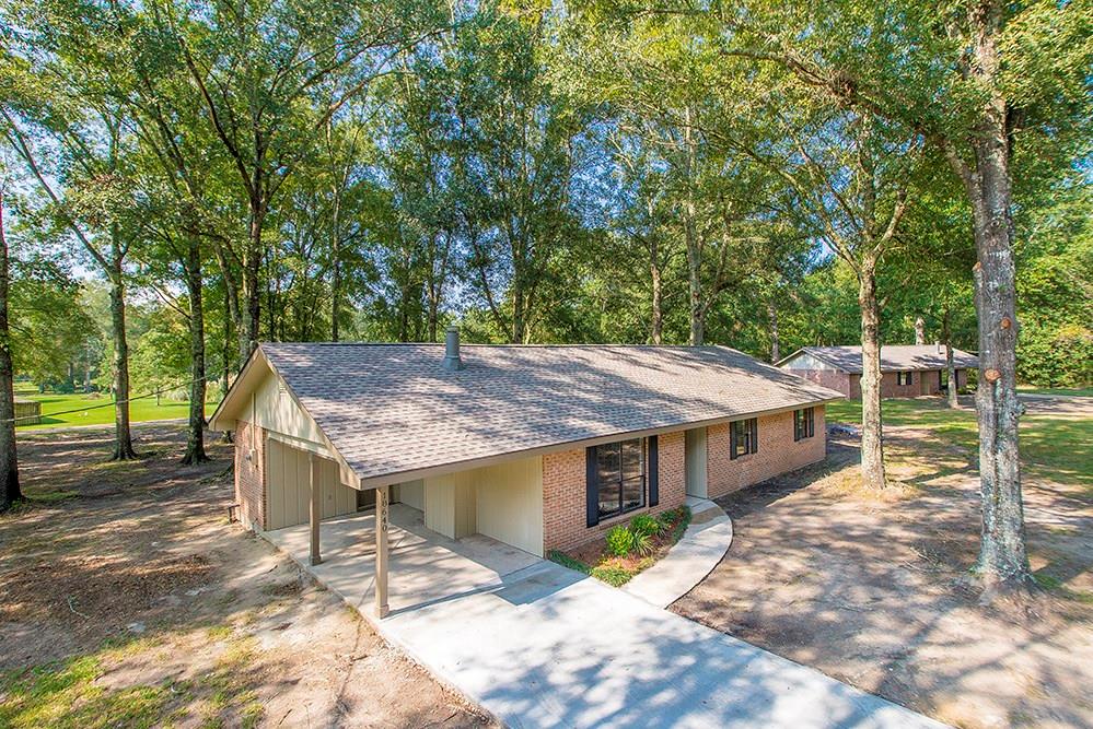 Photo 1 of 25 — 18640 TIGER CREEK Lane, Ponchatoula, LA 70454