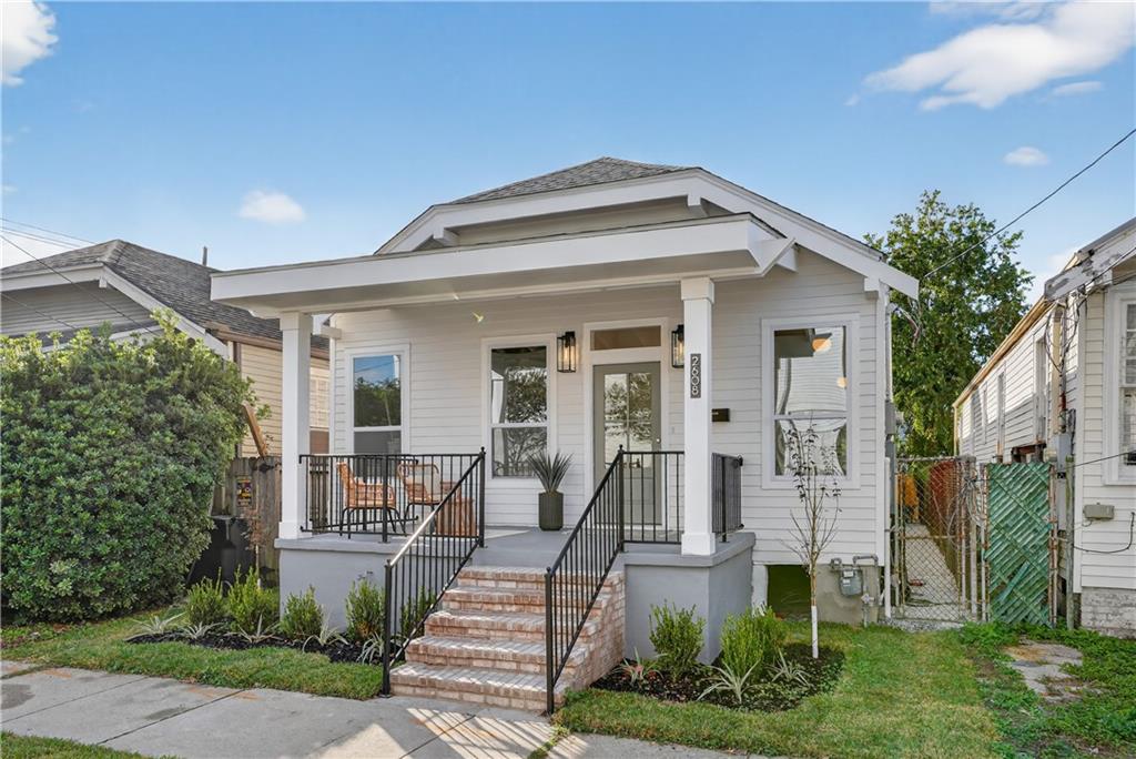 2608 UPPERLINE Street