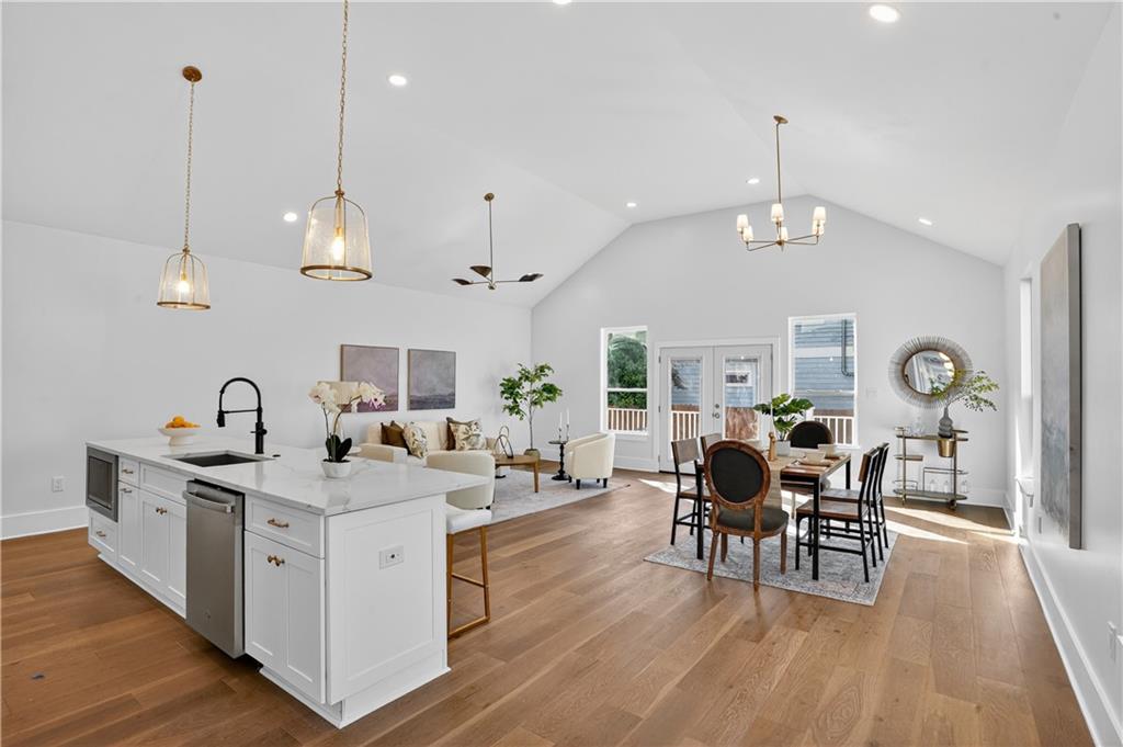 2608 UPPERLINE Street