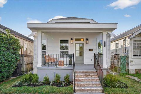 2608 UPPERLINE Street New Orleans LA 70115