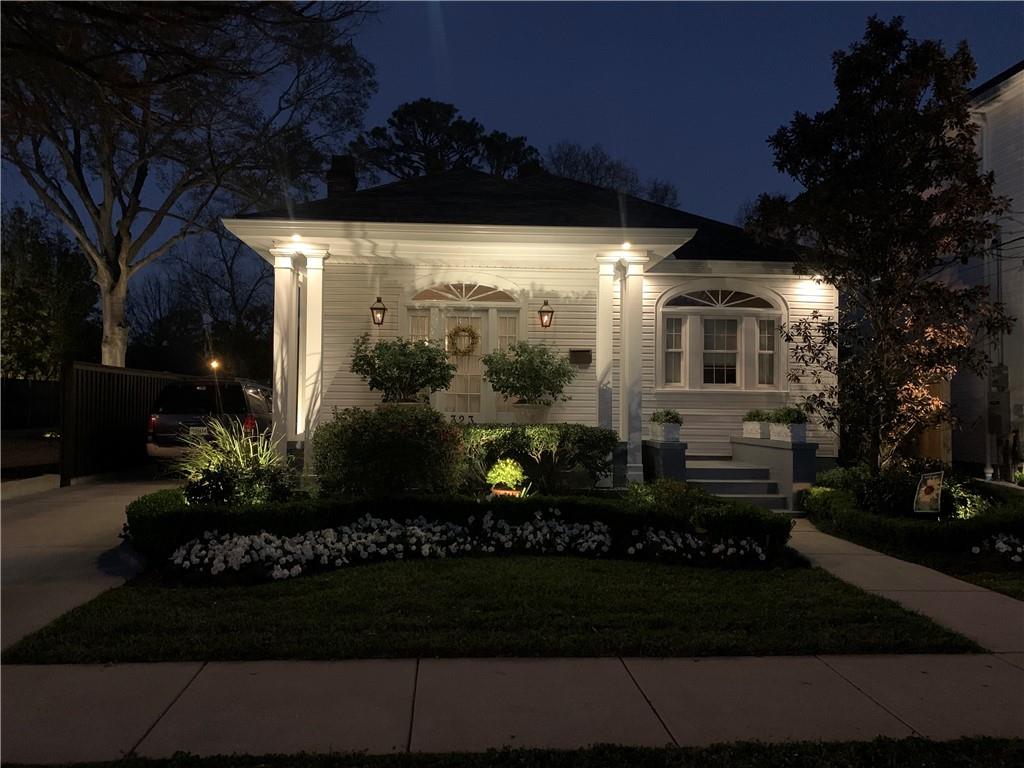 323 AURORA Avenue